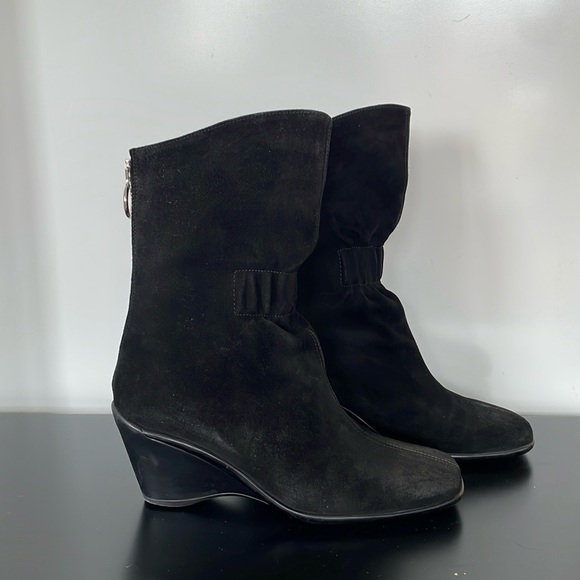 Aquatalia black waterproof suede wedge heel booties size 6 - Picture 1 of 10